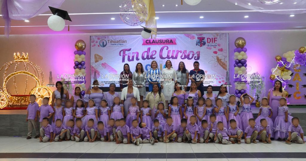 Emotivo cierre de cursos de siete CAICs del DIF Emotivo cierre de cursos de siete CAICs del DIF