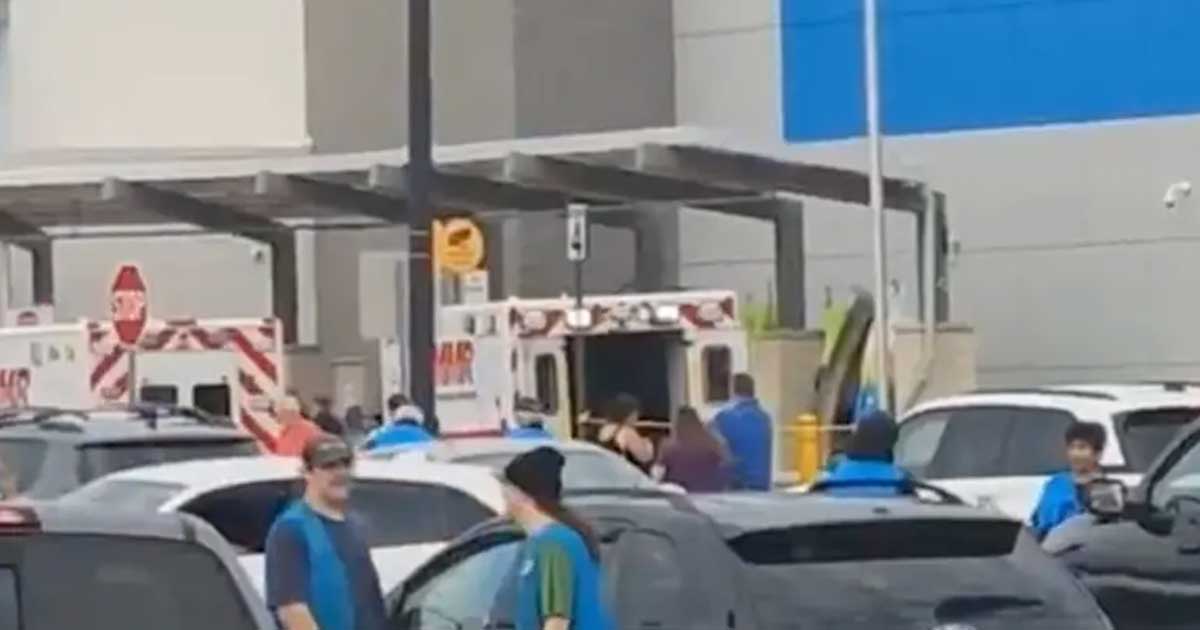 Hombre ataca con cuchillo a 11 personas frente a un supermercado Hombre ataca con cuchillo a 11 personas frente a un supermercado