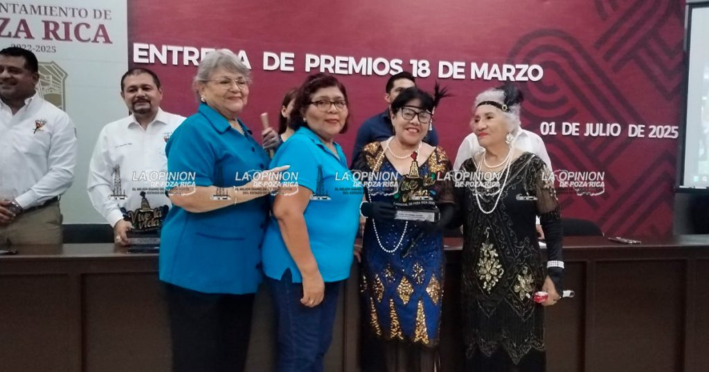 Reconocimientos a participantes del desfile del 18 de marzo y el carnaval Reconocimientos a participantes del desfile del 18 de marzo y el carnaval