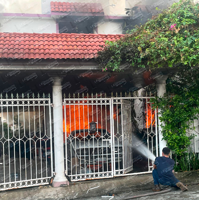 El domicilio fue consumido por las llamas El domicilio fue consumido por las llamas