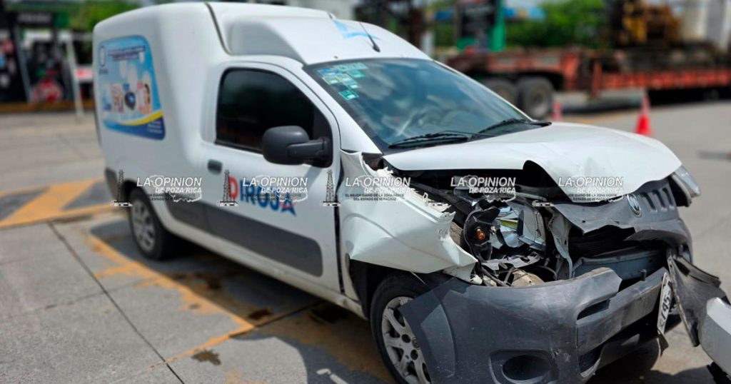 ¡Salió sin ver… y terminó por chocar! ¡Salió sin ver… y terminó por chocar!