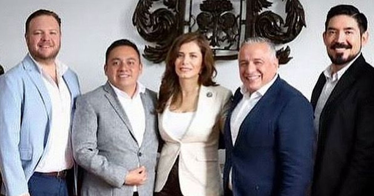 "Fuerza Naranja" de Guadalajara dará respaldo total al nuevo gobierno de Poza Rica "Fuerza Naranja" de Guadalajara dará respaldo total al nuevo gobierno de Poza Rica