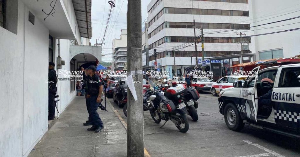 ¡Corría y gritaba pidiendo auxilio! ¡Corría y gritaba pidiendo auxilio!