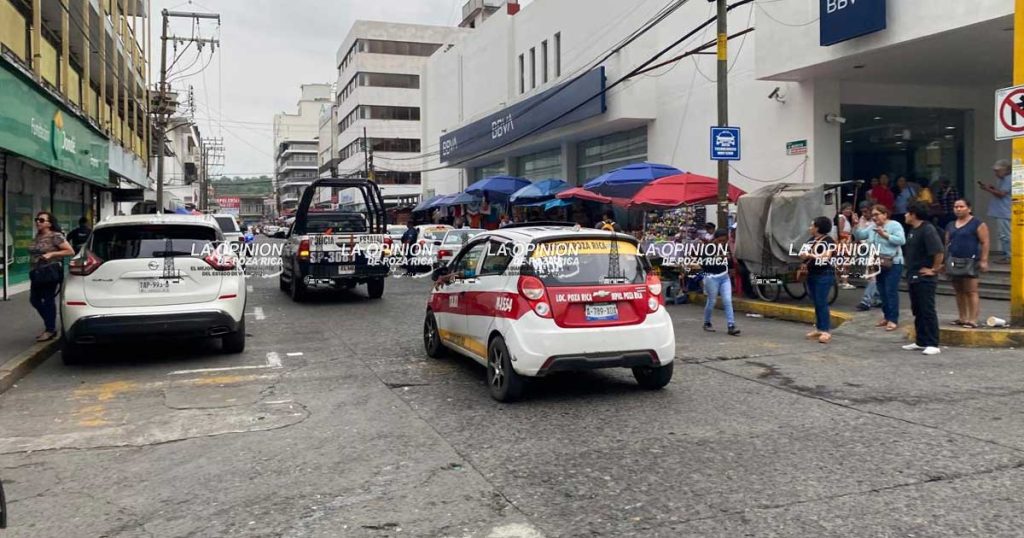¡Corría y gritaba pidiendo auxilio! ¡Corría y gritaba pidiendo auxilio!