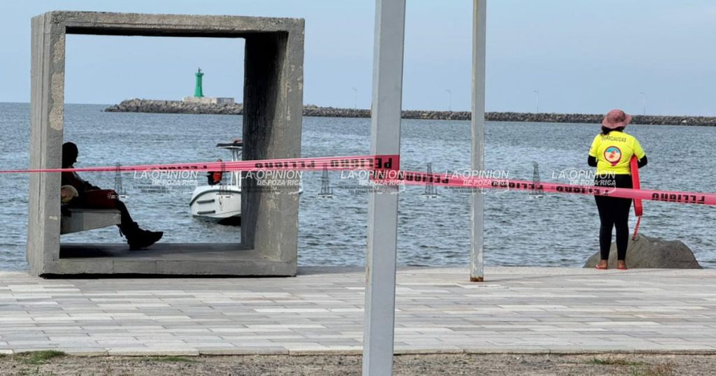 Fallece sujeto en Plaza del Migrante del Puerto de Veracruz Fallece sujeto en Plaza del Migrante del Puerto de Veracruz