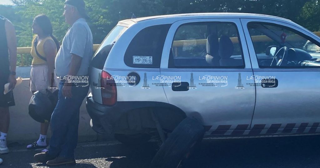 Chevy choca con BMW en Distribuidor Vial Chevy choca con BMW en Distribuidor Vial