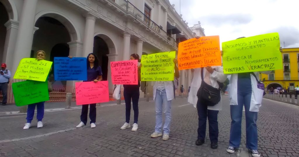 Trabajadores del IMSS Bienestar denuncian irregularidades laborales Trabajadores del IMSS Bienestar denuncian irregularidades laborales