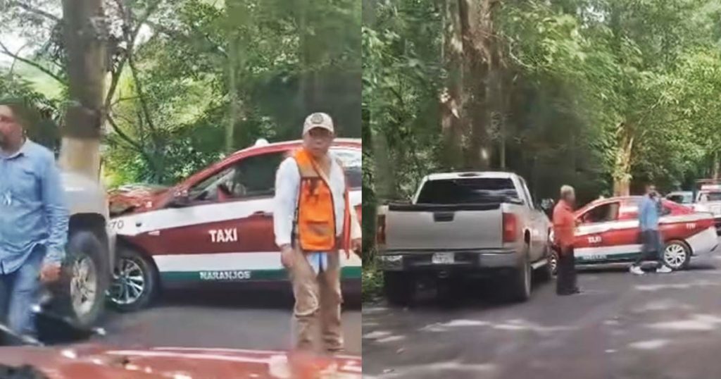 Chocan taxi y camioneta en la carretera Naranjos-Chontla Chocan taxi y camioneta en la carretera Naranjos-Chontla