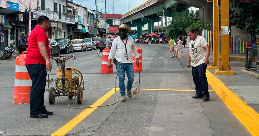 Crean estacionamiento de motocicletas sobre el bulevar Ruiz Cortines Crean estacionamiento de motocicletas sobre el bulevar Ruiz Cortines