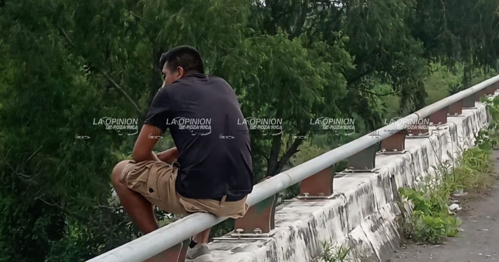 Policía evita posible tragedia en el puente Martínez II Policía evita posible tragedia en el puente Martínez II