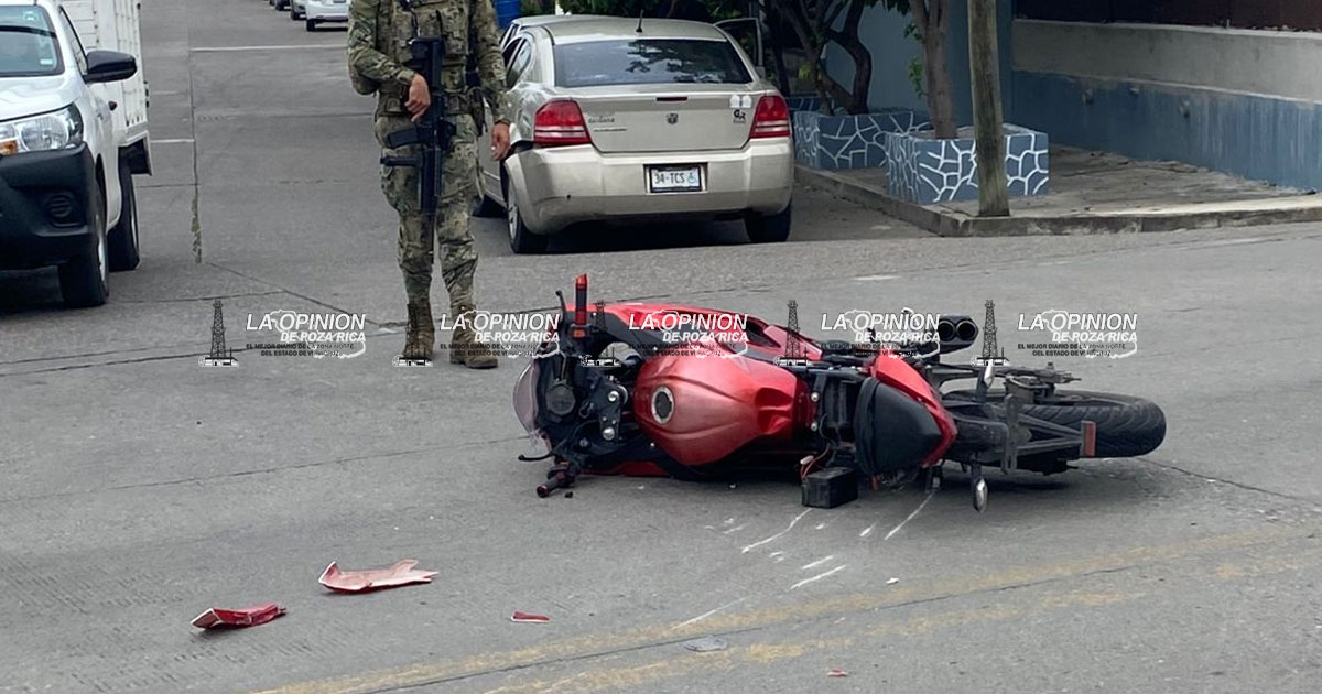 Derriban moto deportiva en Pozo 13 Derriban moto deportiva en Pozo 13