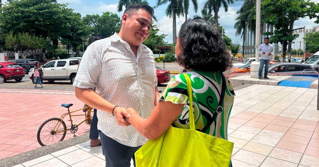 Emilio Olvera alza la voz por los adultos mayores Emilio Olvera alza la voz por los adultos mayores