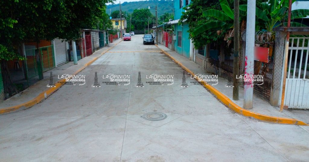 Entrega alcalde otra obra en San Miguel Mecatepec Entrega alcalde otra obra en San Miguel Mecatepec