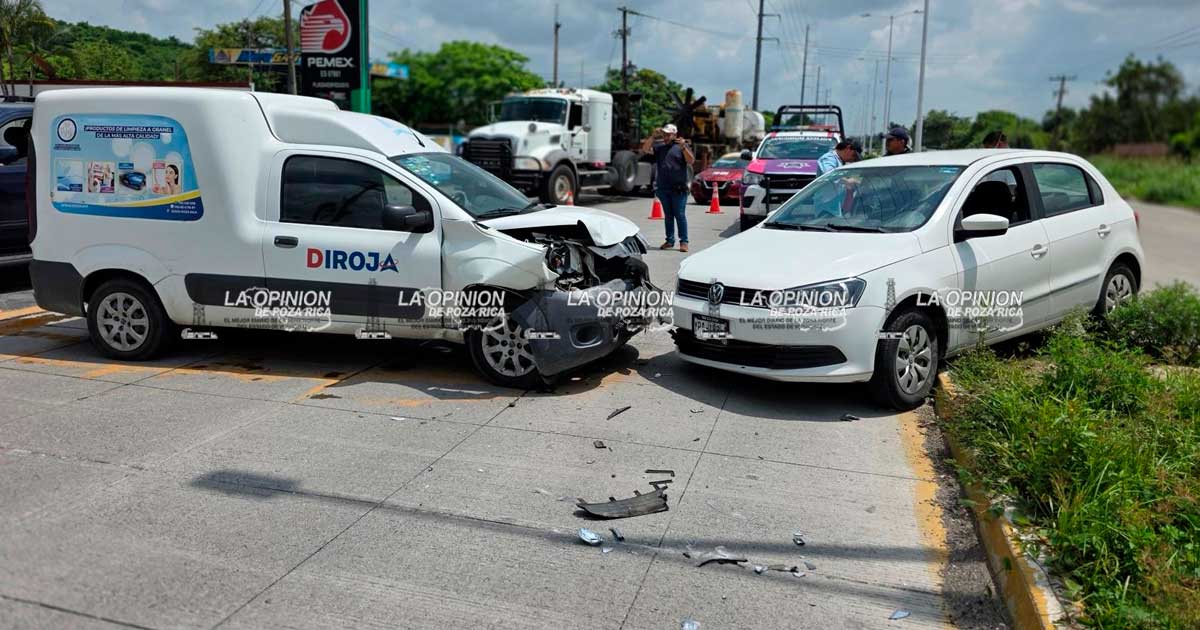 ¡Salió sin ver… y terminó por chocar! ¡Salió sin ver… y terminó por chocar!