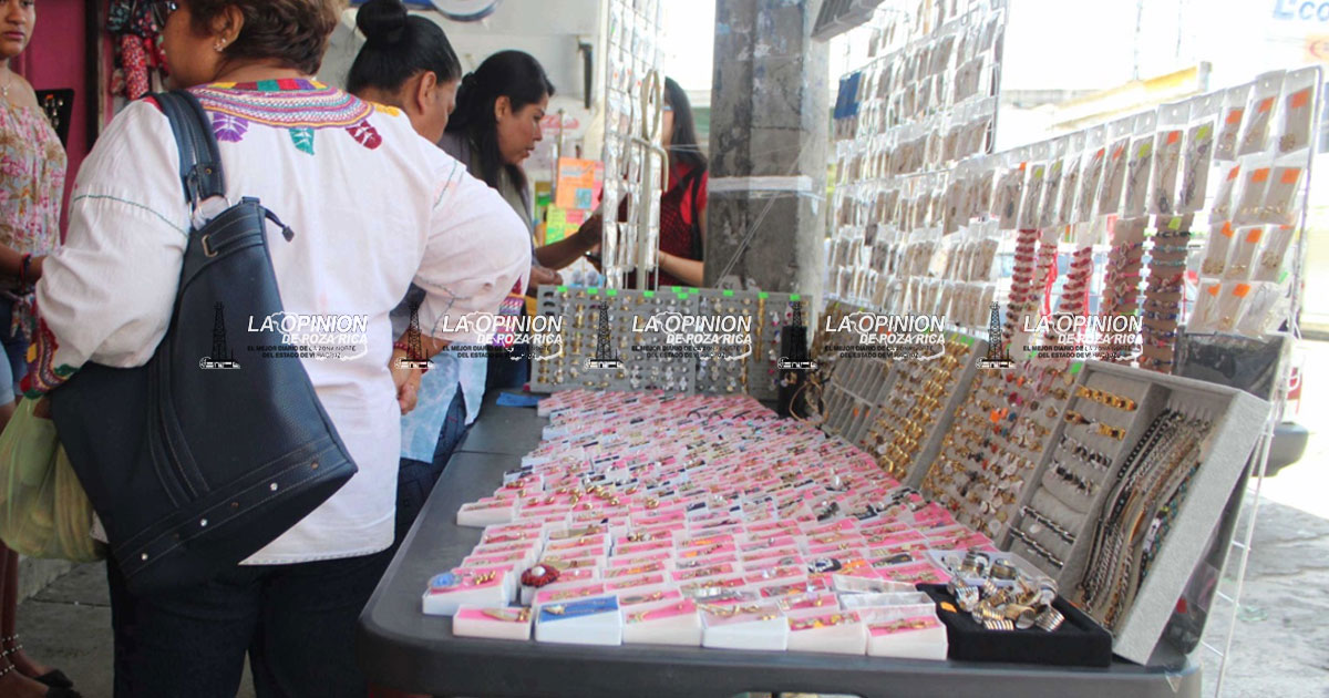 Dejan graduaciones escolares buen impulso al repunte económico Dejan graduaciones escolares buen impulso al repunte económico