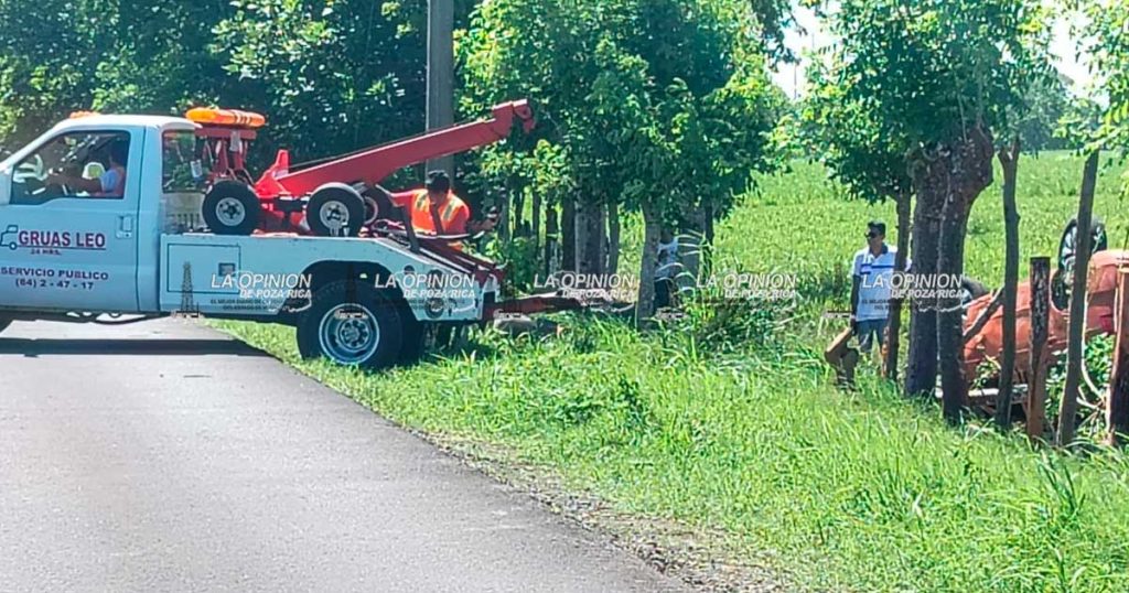 Se vuelca carro en tramo carretero Gutiérrez Zamora-Tecolutla Se vuelca carro en tramo carretero Gutiérrez Zamora-Tecolutla