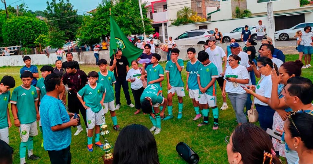 ¡Juveniles de Granjas ponen la cereza en el pastel! ¡Juveniles de Granjas ponen la cereza en el pastel!