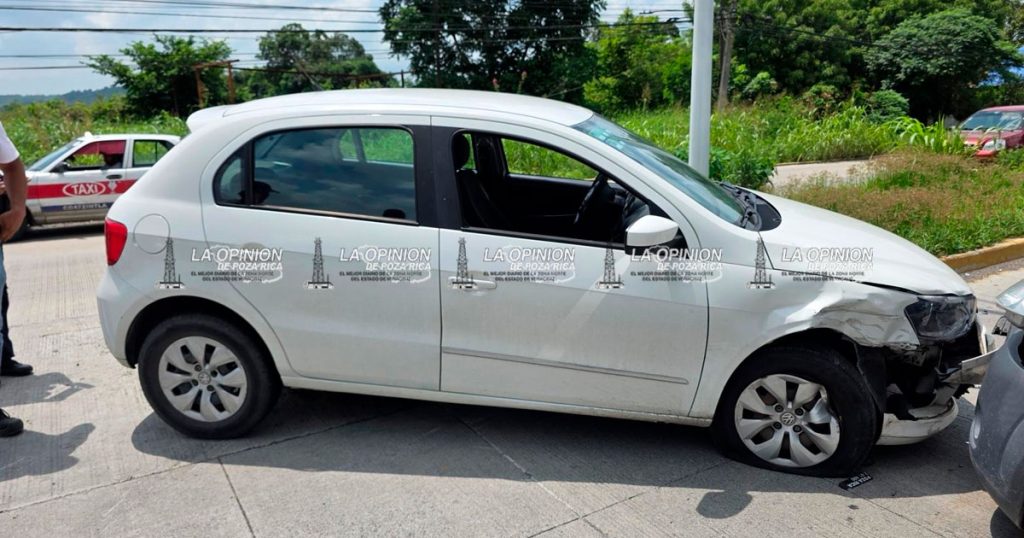 ¡Salió sin ver… y terminó por chocar! ¡Salió sin ver… y terminó por chocar!