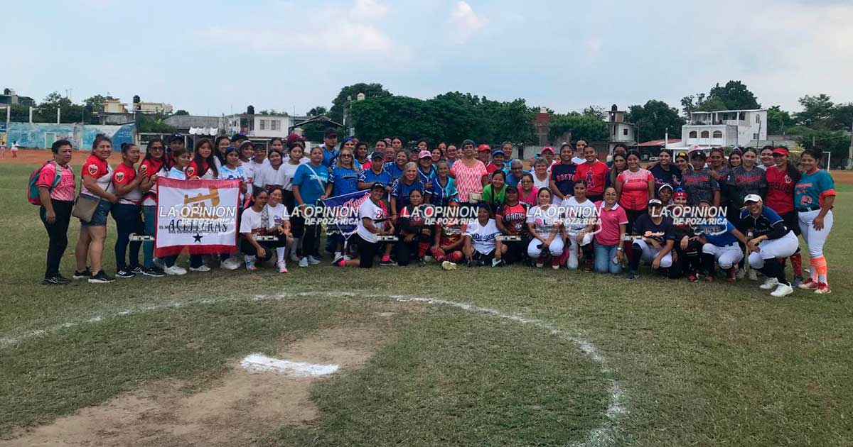 Inauguración y premiaciones del torneo “Laura Campero Moreno” Inauguración y premiaciones del torneo “Laura Campero Moreno”