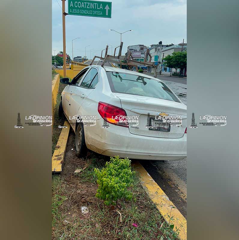 ¡Montado en el camellón central del Distribuidor! ¡Montado en el camellón central del Distribuidor!