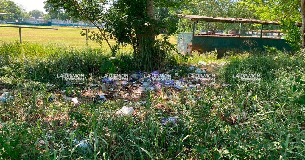Campos deportivos están en el abandono, como los del Cuatro y Medio Campos deportivos están en el abandono, como los del Cuatro y Medio