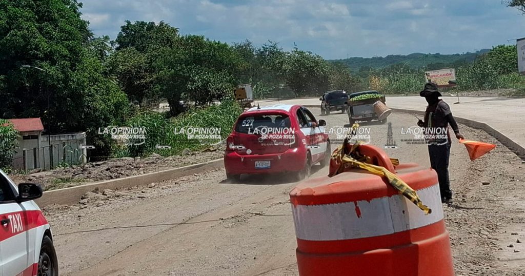 Caos vial y largas filas entre Álamo y Chapopote Caos vial y largas filas entre Álamo y Chapopote