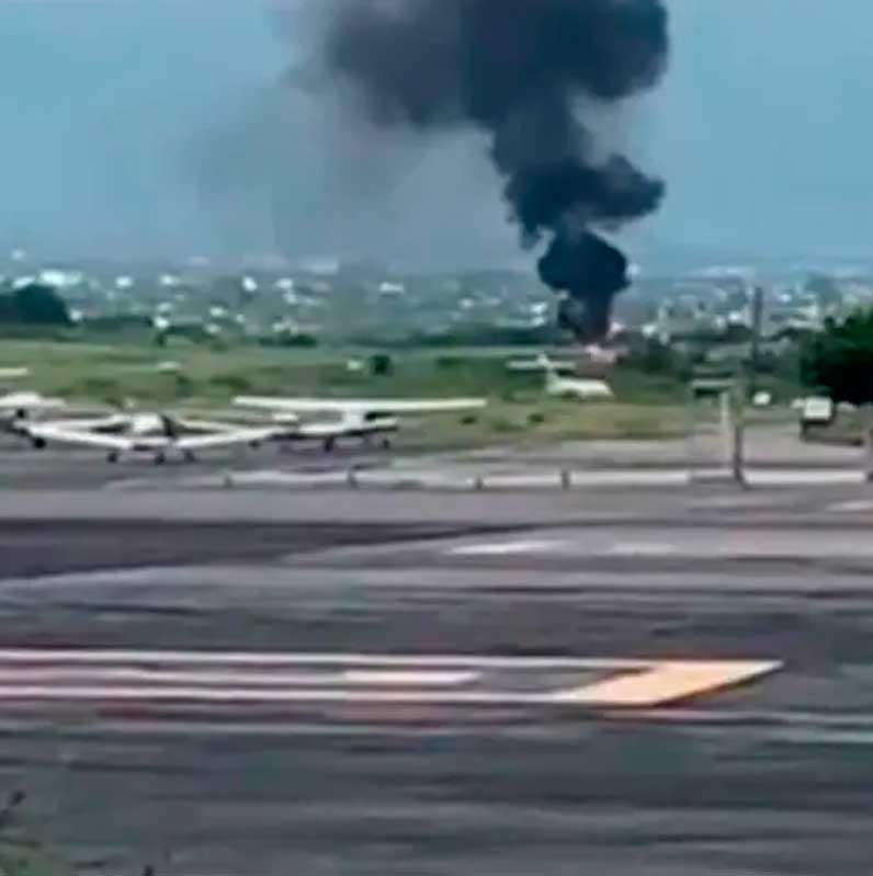 Aeronave se accidenta en el aeropuerto de Cuernavaca Aeronave se accidenta en el aeropuerto de Cuernavaca