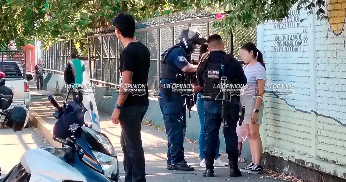 Detienen a taxista de Papantla Detienen a taxista de Papantla