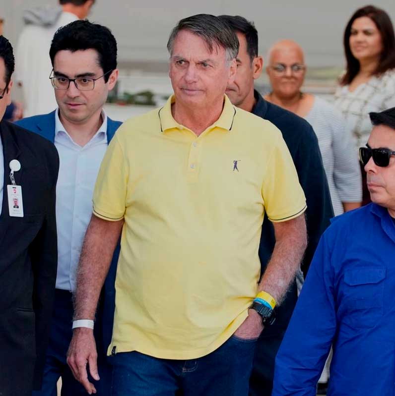Bolsonaro regresa a prisión domiciliaria tras exámenes médicos Bolsonaro regresa a prisión domiciliaria tras exámenes médicos