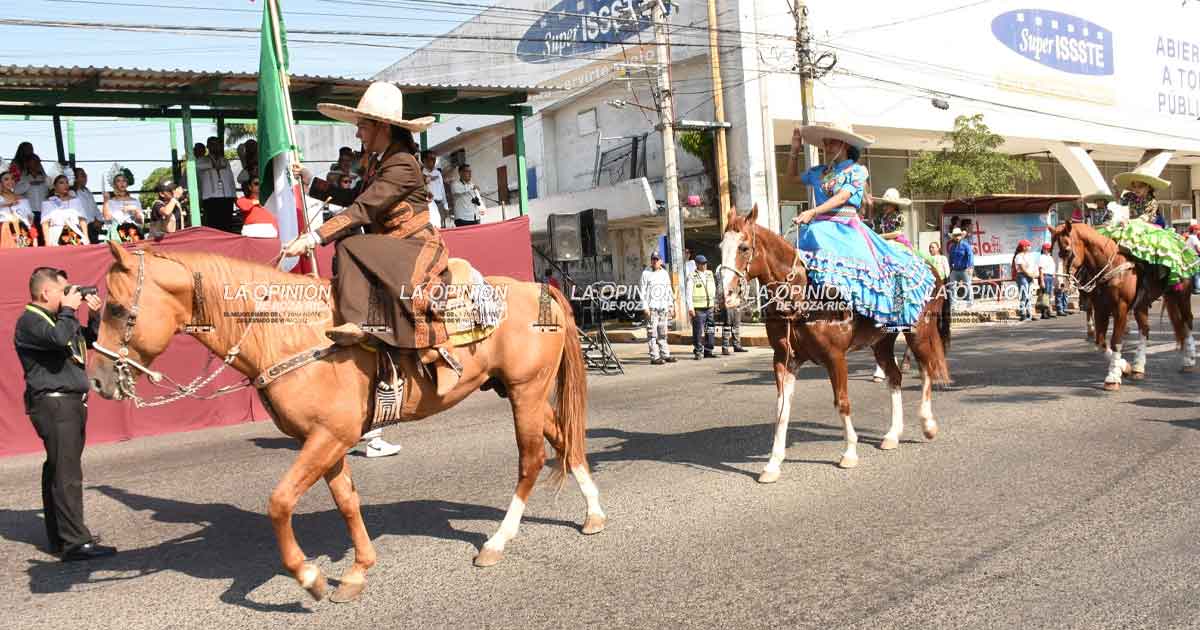 Alistan desfile por el 215 aniversario de la Independencia de México Alistan desfile por el 215 aniversario de la Independencia de México