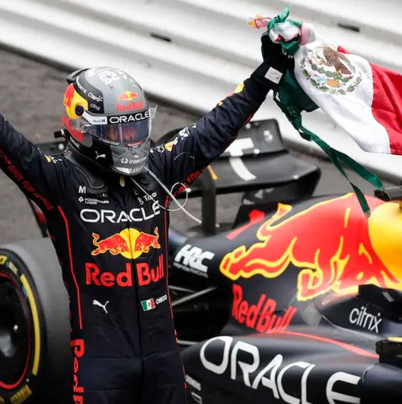 Cadillac logró convencer a 'Checo' Pérez