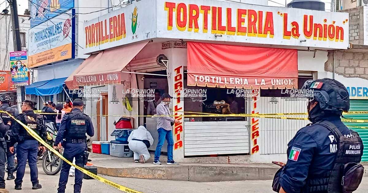 Ejecutan a dos hombres en tortillería de Tuxpan Ejecutan a dos hombres en tortillería de Tuxpan