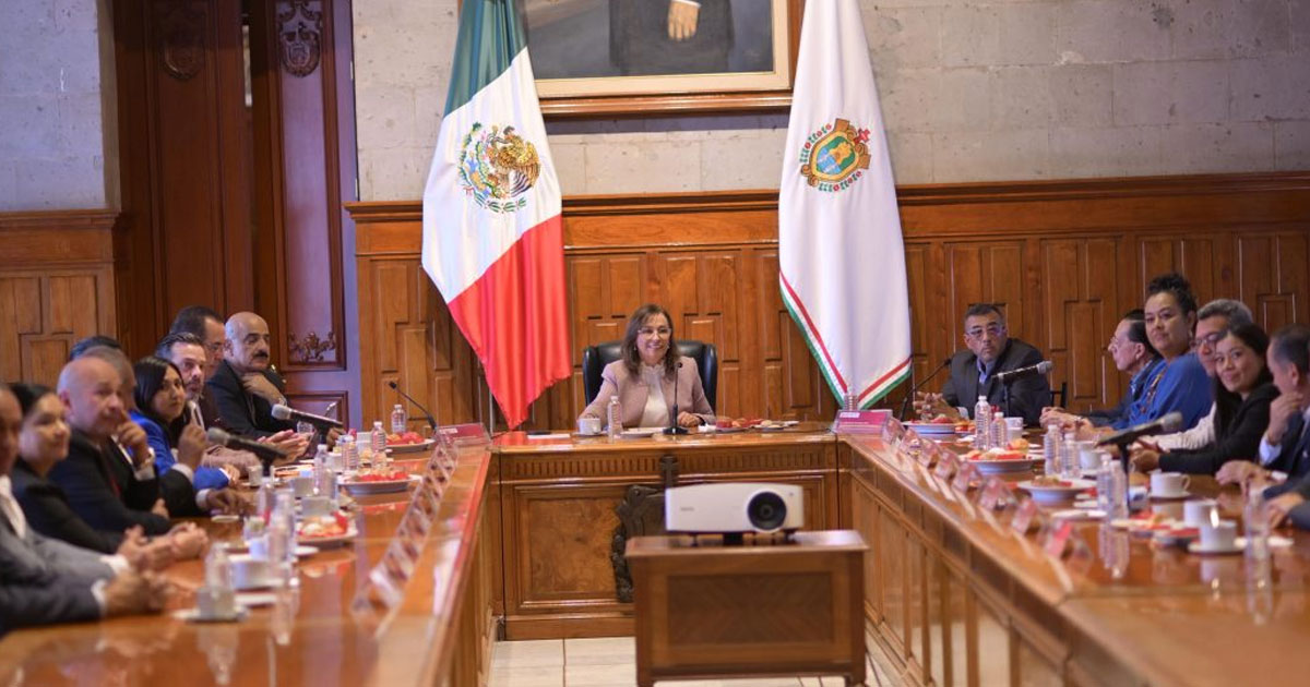 Rocío Nahle y empresarios impulsan juntos el desarrollo económico de Veracruz Rocío Nahle y empresarios impulsan juntos el desarrollo económico de Veracruz