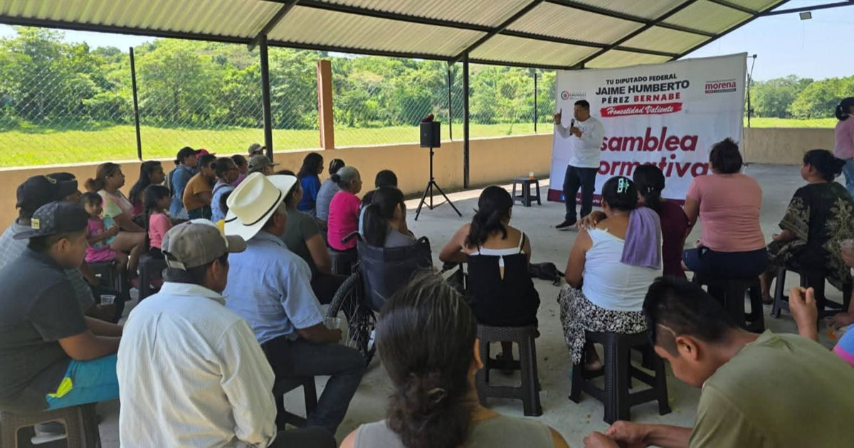 Diputado federal Jaime Humberto Pérez Bernabé rinde informe de labores casa por casa