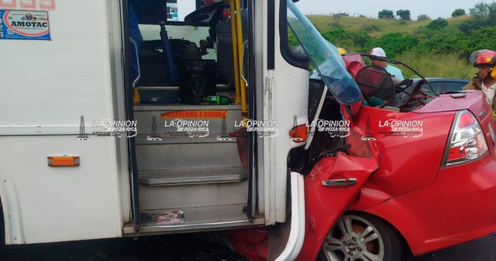 Fatal accidente en Alvarado, cinco fallecidos, tres de ellos menores de edad Fatal accidente en Alvarado, cinco fallecidos, tres de ellos menores de edad