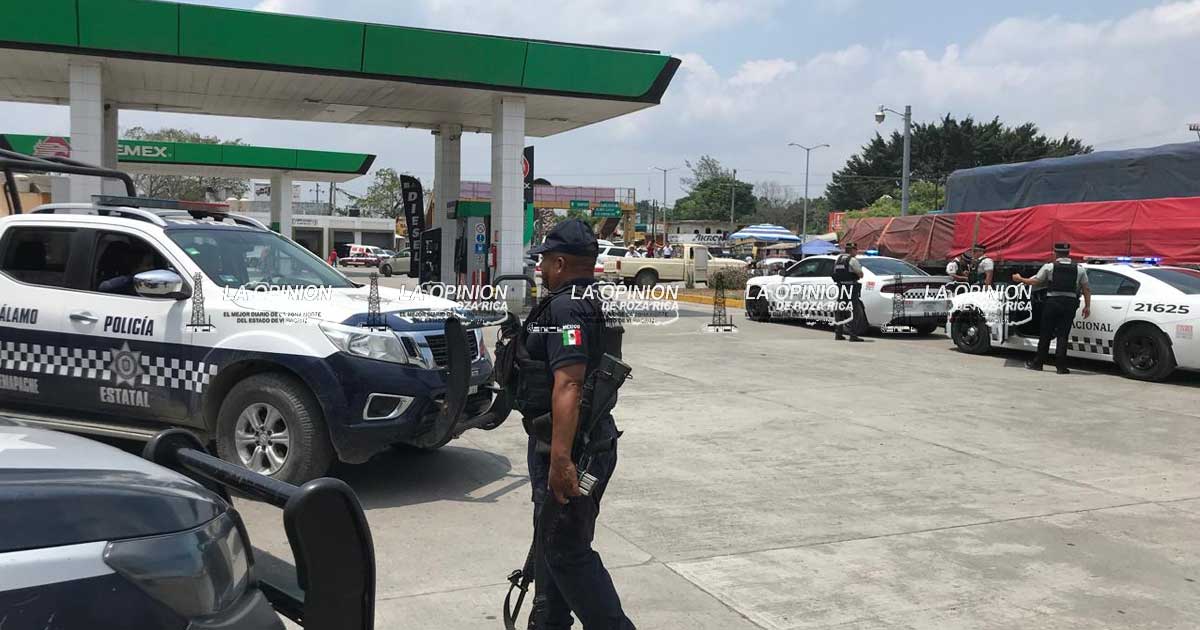 Frente al Colotero se llevan a limpiaparabrisas Frente al Colotero se llevan a limpiaparabrisas
