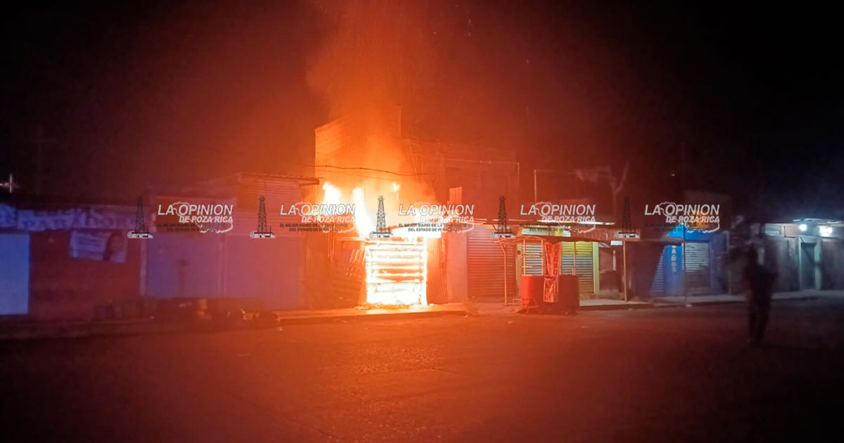¡Arde un local en el parador urbano! ¡Arde un local en el parador urbano!