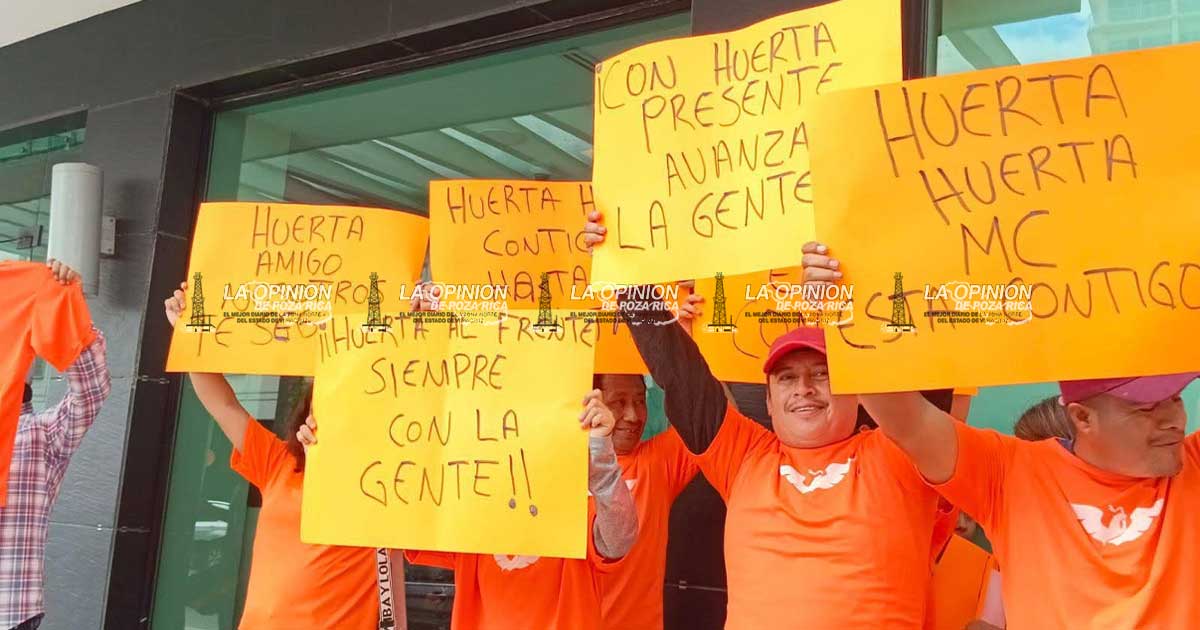 Presuntos militantes de MC apoyaron a Manuel Huerta en su informe Presuntos militantes de MC apoyaron a Manuel Huerta en su informe