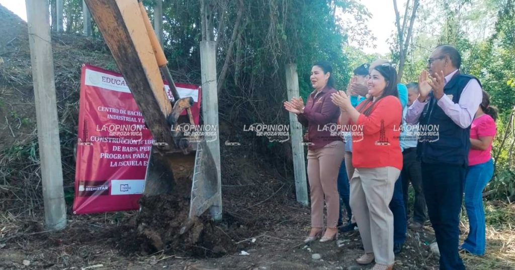 Arranca la obra de la barda perimetral del CBTis N. 78 Arranca la obra de la barda perimetral del CBTis N. 78