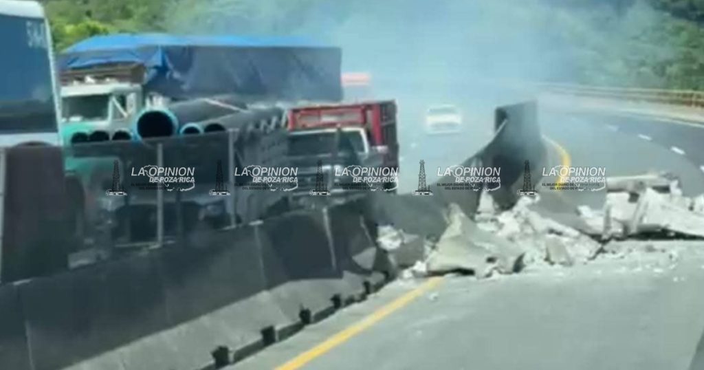 Autopista México - Tuxpan cerrada por consecutivos accidentes, dejando una persona sin vida Autopista México - Tuxpan cerrada por consecutivos accidentes, dejando una persona sin vida