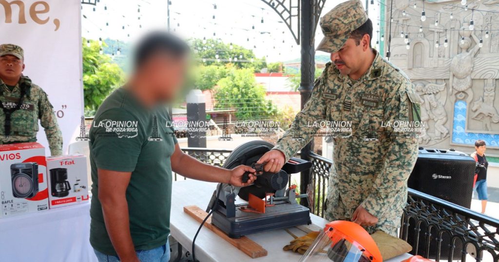 Unen esfuerzos por la paz y la seguridad Unen esfuerzos por la paz y la seguridad