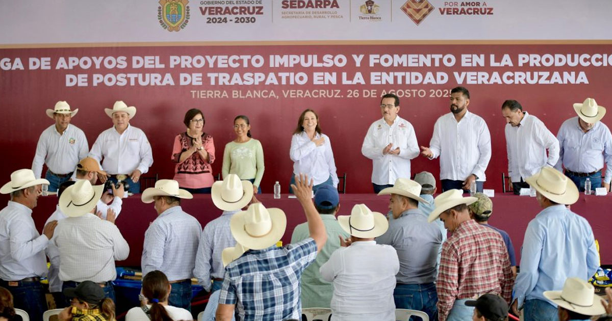 Impulso a la economía circular con entrega directa de 5 mil módulos avícolas: Rocío Nahle