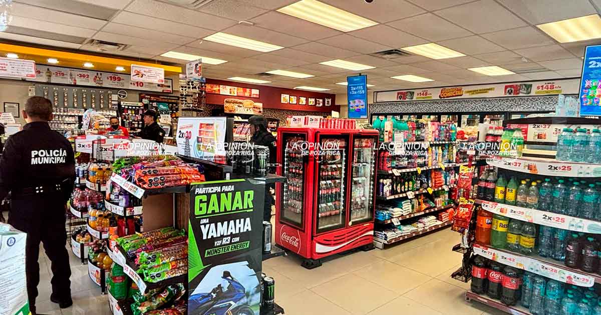 Delincuentes asaltaron un OXXO Delincuentes asaltaron un OXXO