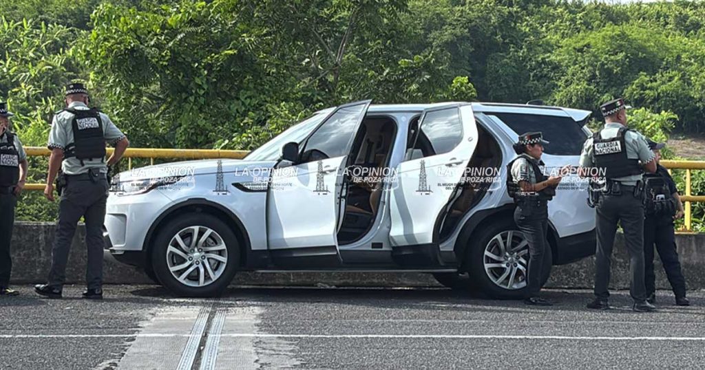 Recuperan camioneta con reporte de robo Recuperan camioneta con reporte de robo