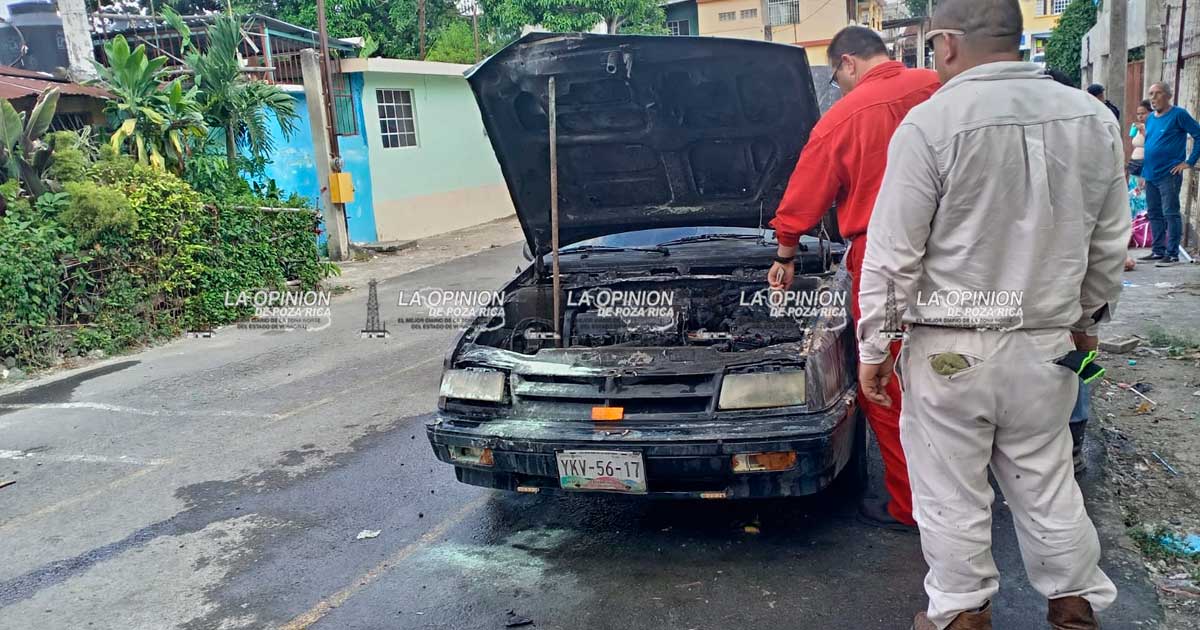 Se incendia un vehículo en Cerro Azul Se incendia un vehículo en Cerro Azul
