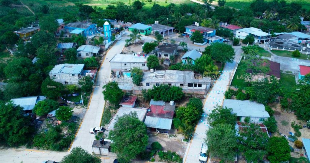 Pavimentan nuevas calles en comunidad Acuatempa Pavimentan nuevas calles en comunidad Acuatempa