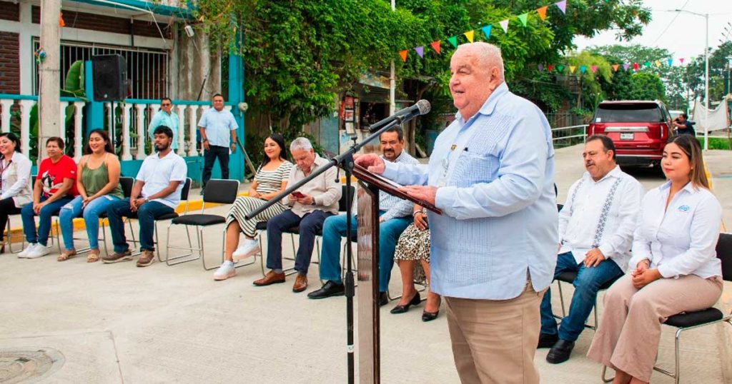 Inauguran pavimentación de la calle 2 de Abril en la Morelos Inauguran pavimentación de la calle 2 de Abril en la Morelos