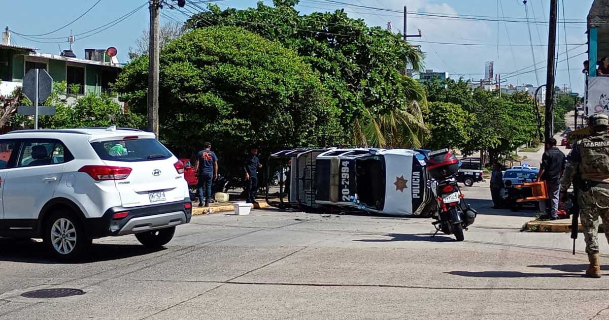 Estatales provocan aparatoso accidente Estatales provocan aparatoso accidente