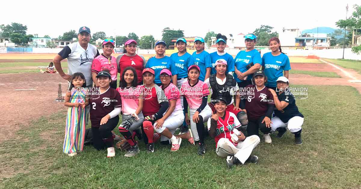 Selección roja gana por una carrera a selección azul Selección roja gana por una carrera a selección azul