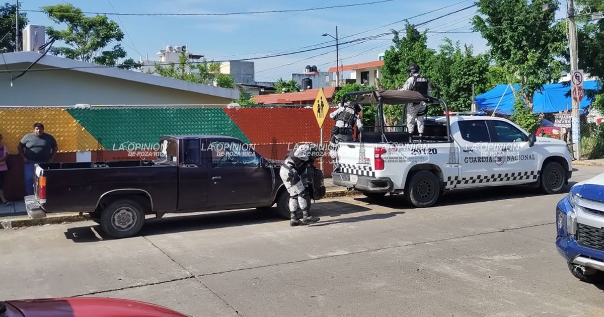 Localizan camioneta con reporte de robo Localizan camioneta con reporte de robo